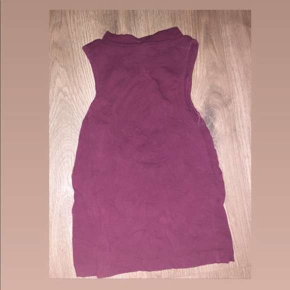 Burgundy cropped top - Picture 2 of 3